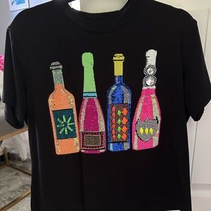QUEEN OF SPARKLES Wine Bottle Tee